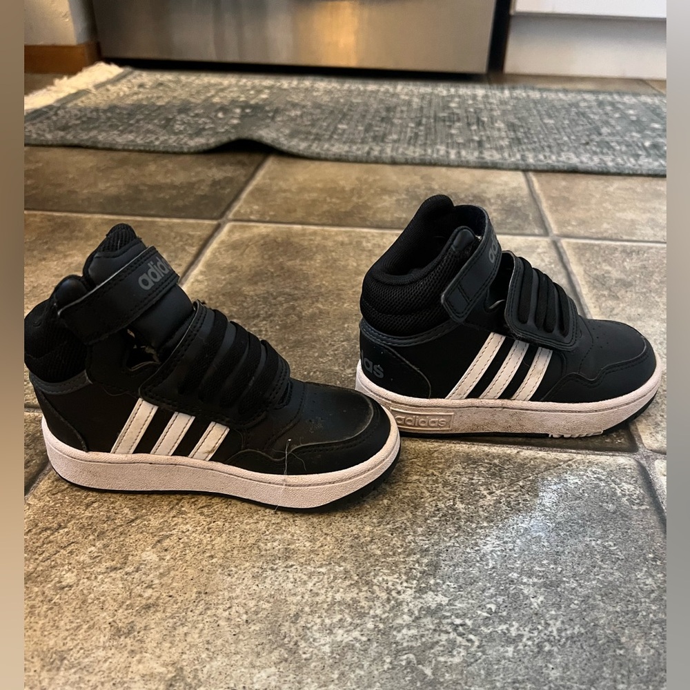 Adidas child Boys Hoops Mid Sneakers